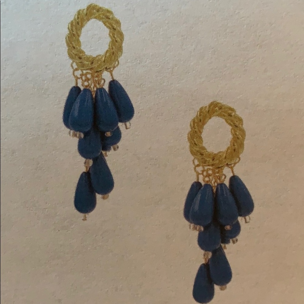 8 other reasons blue Queen Dusters statement blue